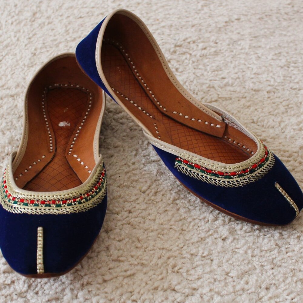 NWOT Royal Blue Embroidered Leather Nagra Jutti Mojari Khussa Ethnic Shoes